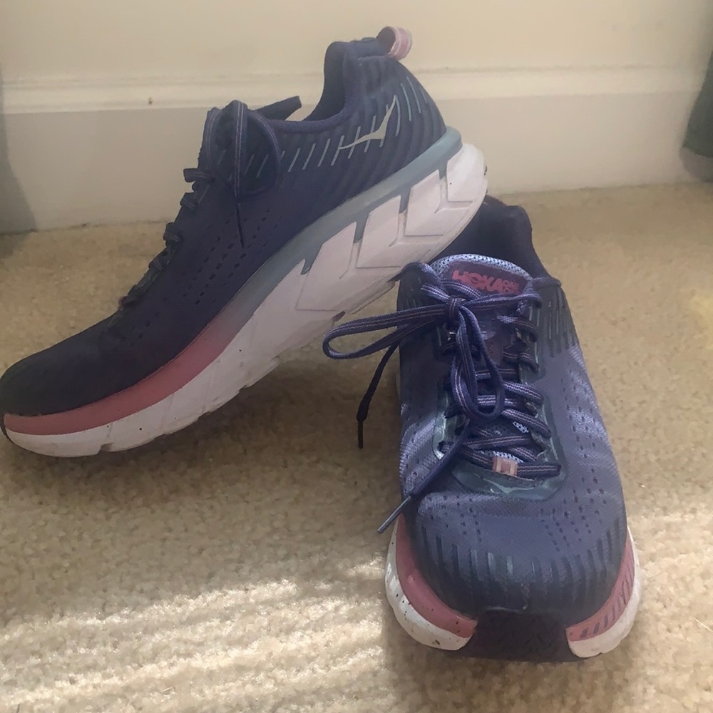 HOKA ONE ONE